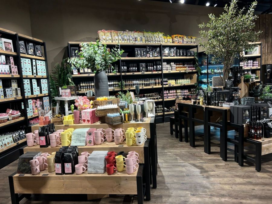 Påskeklar butikkinnredning hos Amundsen Spesial i Fredrikstad